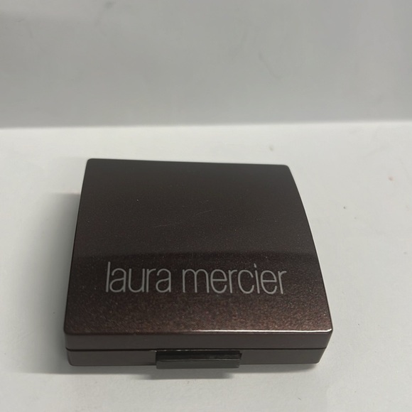 Laura Mercier Stellar African Violet Eyeshadow Duo - New. Full Size - Picture 2 of 3